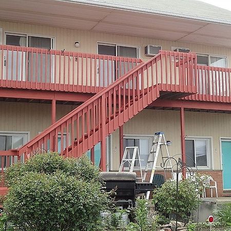 Ocean Court By The Sea Hotel ลองแบรนช์ ภายนอก รูปภาพ
